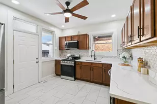 7944 S Blackstone Ave, Chicago, IL 60619 - Photo 11