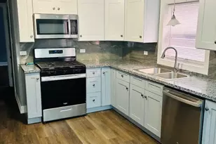 7946 S Peoria St, Chicago, IL 60620 - Photo 3