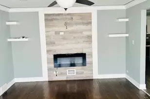 7946 S Peoria St, Chicago, IL 60620 - Photo 5