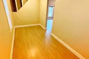 2225 W Oakdale Ave, Chicago, IL 60618 - Photo 9