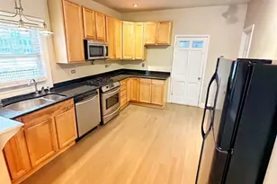 2225 W Oakdale Ave, Chicago, IL 60618 - Photo 5