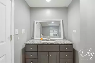 233 W Hawthorne Drive, Round Lake Beach, IL 60073 - Photo 35