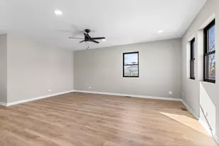 1023 Barberry Ln, Round Lake Beach, IL 60073 - Photo 9