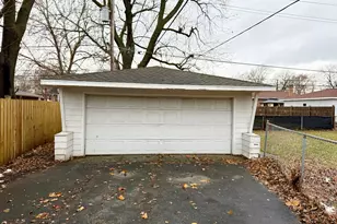 16428 Greenwood Ave, South Holland, IL 60473 - Photo 5