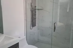 3745 S Lake Park Ave, Chicago, IL 60653 - Photo 5