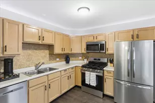 1947 Heron Ave, Schaumburg, IL 60193 - Photo 5