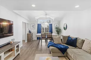 1947 Heron Ave, Schaumburg, IL 60193 - Photo 3