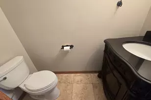 1565 Old Barn Cir, Libertyville, IL 60048 - Photo 9