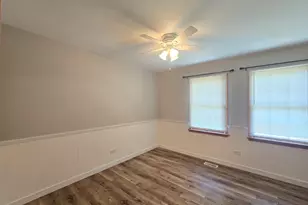 1565 Old Barn Cir, Libertyville, IL 60048 - Photo 17