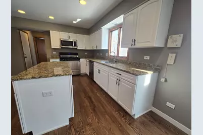 1565 Old Barn Circle, Libertyville, IL 60048 - Photo 5