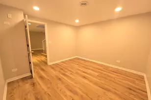 1565 Old Barn Cir, Libertyville, IL 60048 - Photo 25