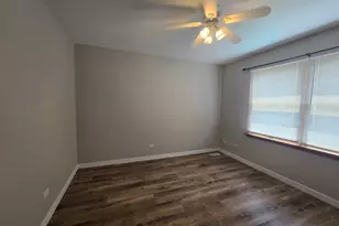 1565 Old Barn Cir, Libertyville, IL 60048 - Photo 21