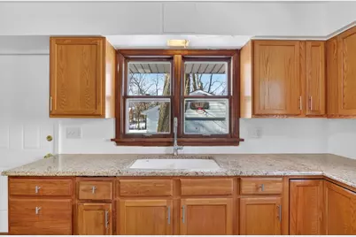 406 Bayliss Avenue, Rockford, IL 61101 - Photo 9