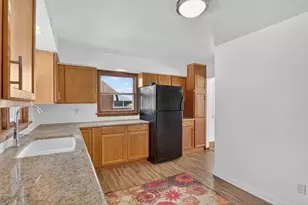 406 Bayliss Ave, Rockford, IL 61101 - Photo 7