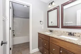 2807 Vrooman Ct, Bloomington, IL 61704 - Photo 33