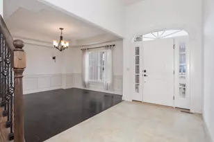 2807 Vrooman Ct, Bloomington, IL 61704 - Photo 3