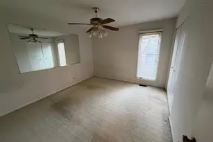 1S055 Spring Rd, Oakbrook Terrace, IL 60181 - Photo 11