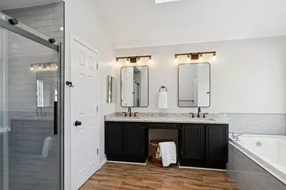 301 Gatewood Lane, Grayslake, IL 60030 - Photo 11