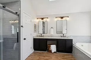 301 Gatewood Ln, Grayslake, IL 60030 - Photo 11