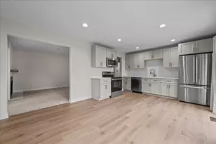 1533 S County Farm Rd, Wheaton, IL 60189 - Photo 5