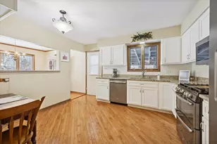 1607 Stoddard Ave, Wheaton, IL 60187 - Photo 9