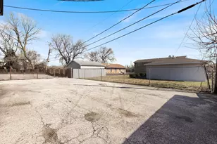 7653 S Roberts Rd, Bridgeview, IL 60455 - Photo 17