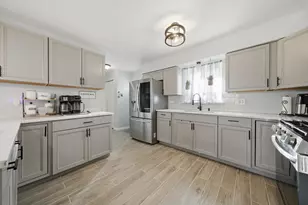 8930 McVicker Ave, Oak Lawn, IL 60453 - Photo 9