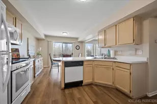 103 Locksley Dr, Streamwood, IL 60107 - Photo 7