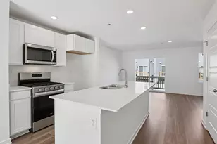 879 Briar Gln Ct, Hampshire, IL 60140 - Photo 7