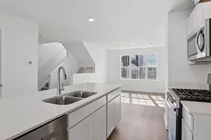 879 Briar Gln Ct, Hampshire, IL 60140 - Photo 9