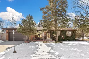 105 King Ln, Des Plaines, IL 60016 - Photo 1