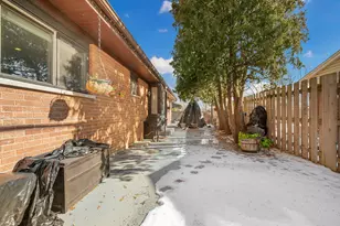 105 King Ln, Des Plaines, IL 60016 - Photo 23