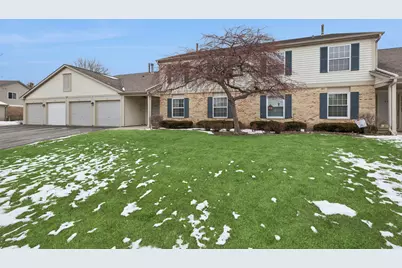305 Crestview Drive #D, Wauconda, IL 60084 - Photo 1