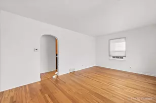 1034 W New York St, Aurora, IL 60506 - Photo 7