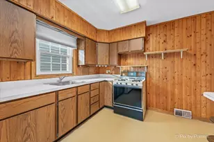 1034 W New York St, Aurora, IL 60506 - Photo 15