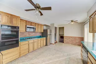 28W313 Batavia Rd, Warrenville, IL 60555 - Photo 19