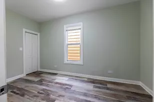 1240 W 74th Pl, Chicago, IL 60636 - Photo 9