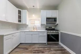 1240 W 74th Pl, Chicago, IL 60636 - Photo 7