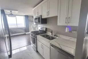 [Address not provided], Oak Brook, IL 60523 - Photo 13