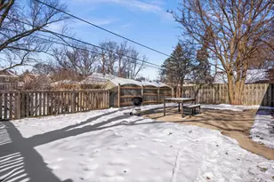 817 E Forest Ave, Wheaton, IL 60187 - Photo 27