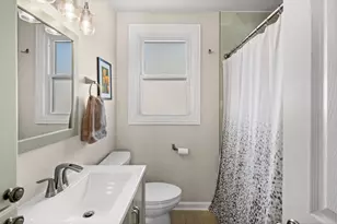 817 E Forest Ave, Wheaton, IL 60187 - Photo 17