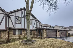 372 Springlake Ln, Aurora, IL 60504 - Photo 1