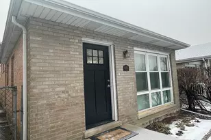 8511 S Parkside Ave, Burbank, IL 60459 - Photo 1