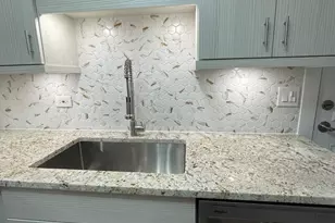 8511 S Parkside Ave, Burbank, IL 60459 - Photo 7