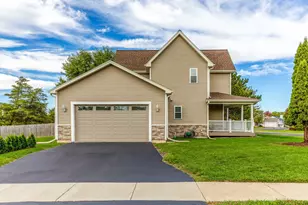 355 Woodhill Ln, Lake Villa, IL 60046 - Photo 5
