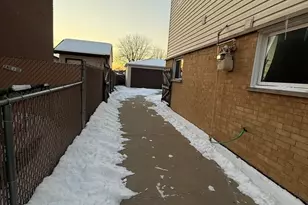 12704 S Muskegon Ave, Chicago, IL 60633 - Photo 19