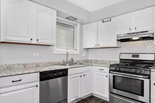 12704 S Muskegon Ave, Chicago, IL 60633 - Photo 9