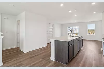 911 Briar Glen Court, Hampshire, IL 60140 - Photo 5