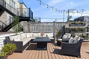 1645 W Wolfram St, Chicago, IL 60657 - Photo 33