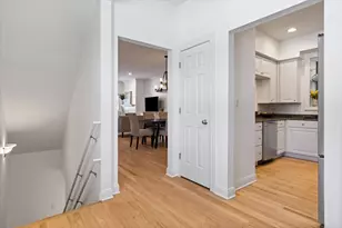 1645 W Wolfram St, Chicago, IL 60657 - Photo 17